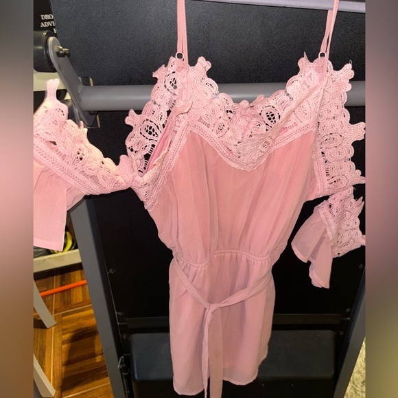 Pretty pink romper - Picture 2 of 2